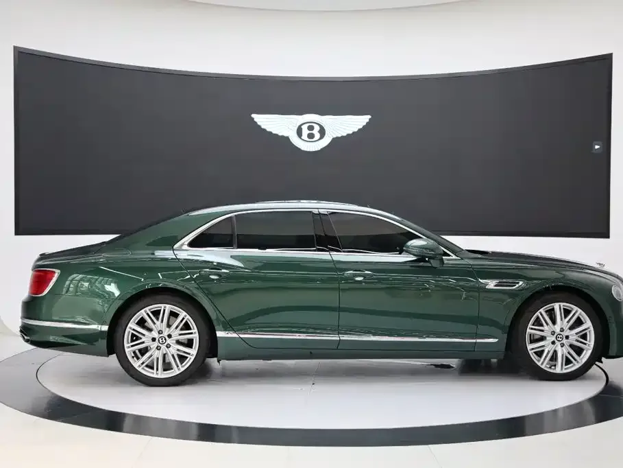 Bentley Flying Spur — фото 6