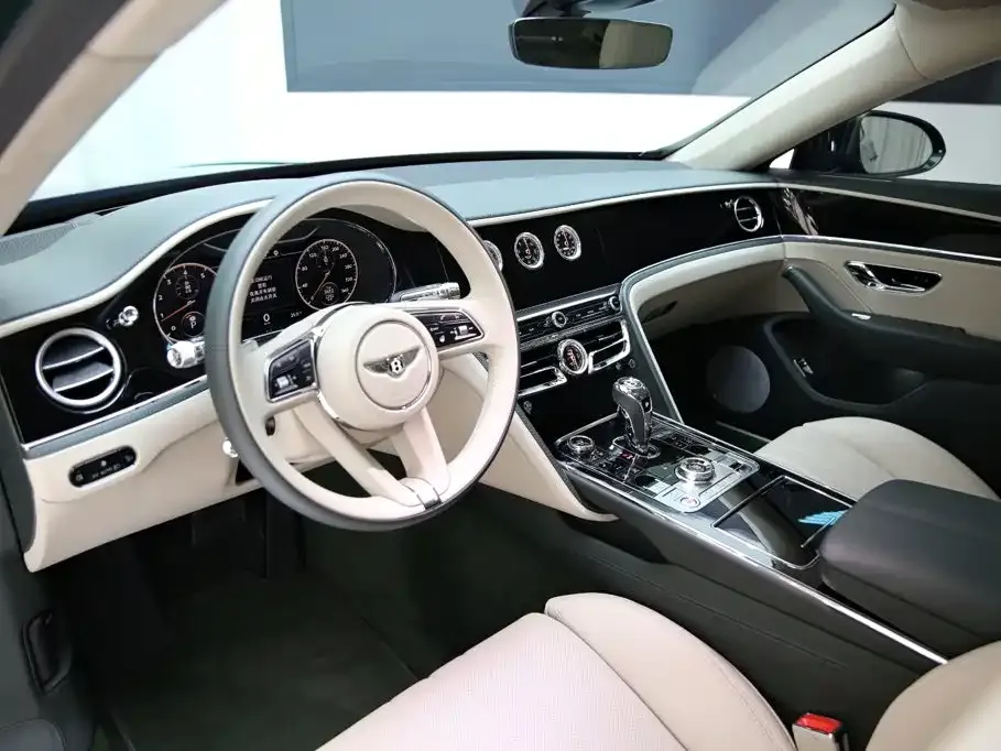 Bentley Flying Spur — фото 10
