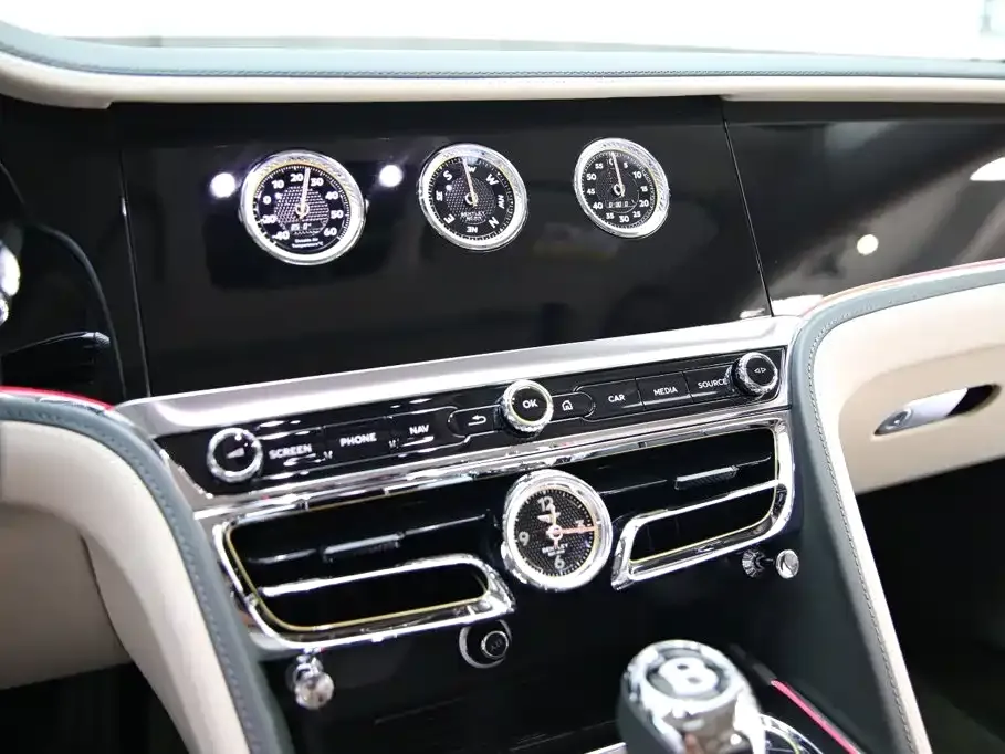 Bentley Flying Spur — фото 5