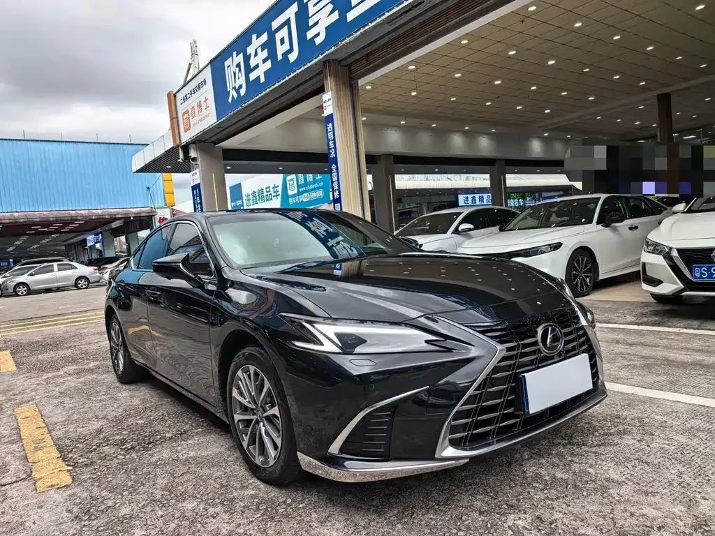 Lexus ES — фото 10