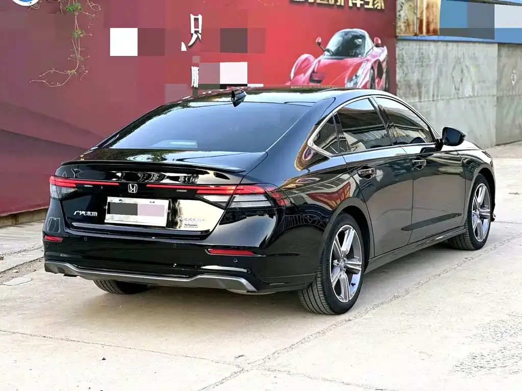 Honda Accord — фото 7