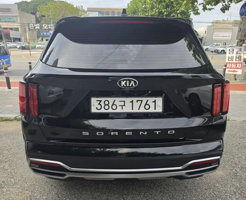 Kia Sorento — фото 8