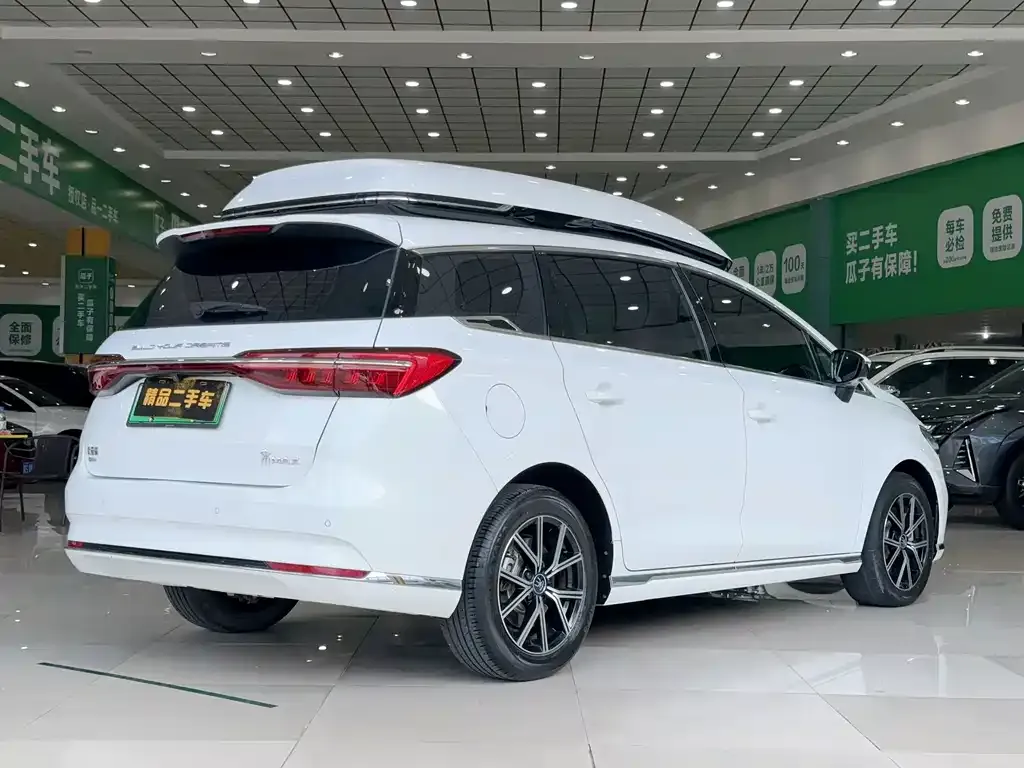 BYD MAX New Energy — фото 2