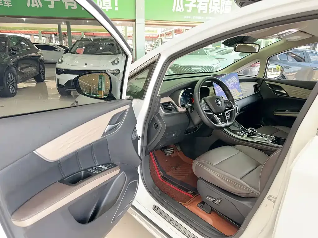 BYD MAX New Energy — фото 7