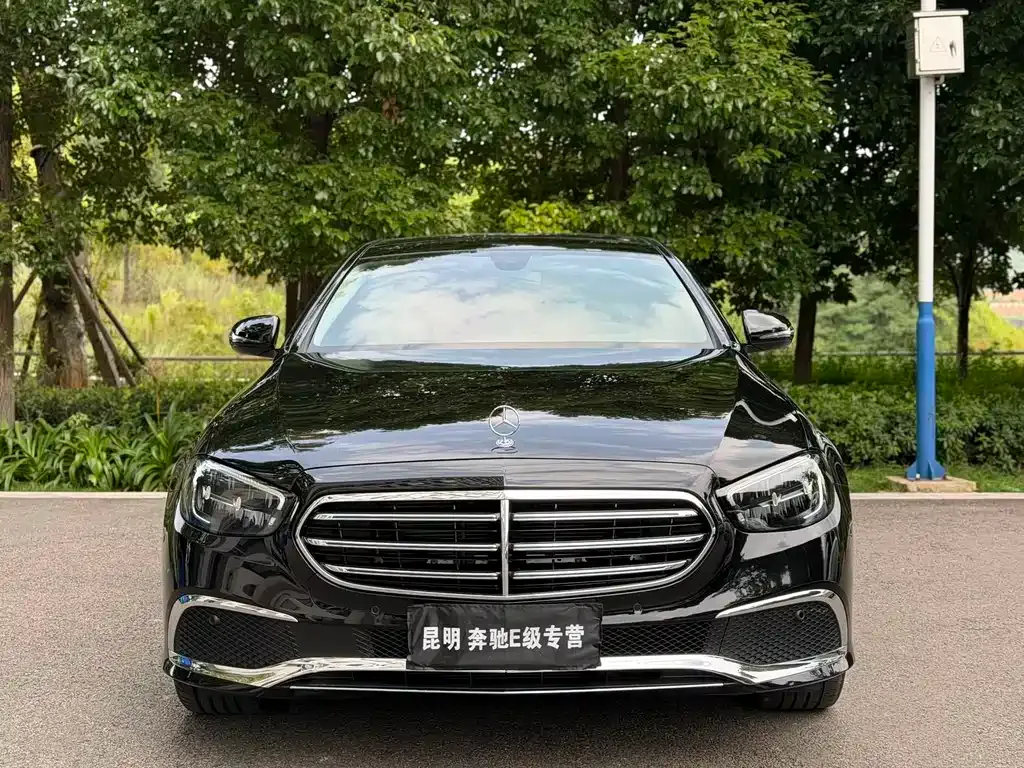 Mercedes-Benz E-Class — фото 8