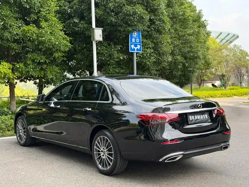 Mercedes-Benz E-Class — фото 5