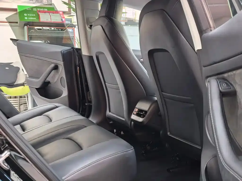 Tesla Model 3 — фото 10