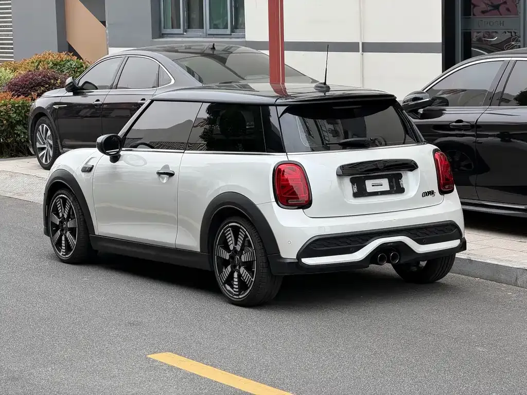 MINI Cooper (3-door) — фото 10