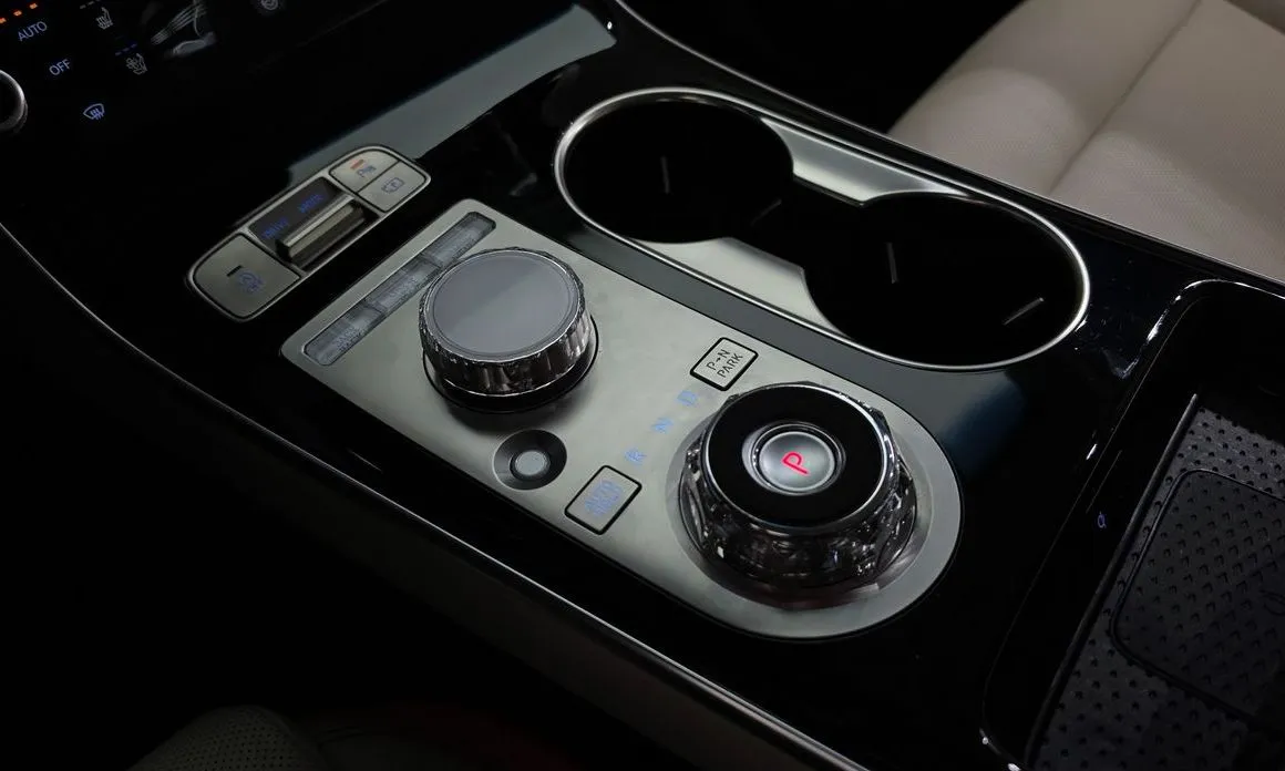 Genesis GV70 — фото 10