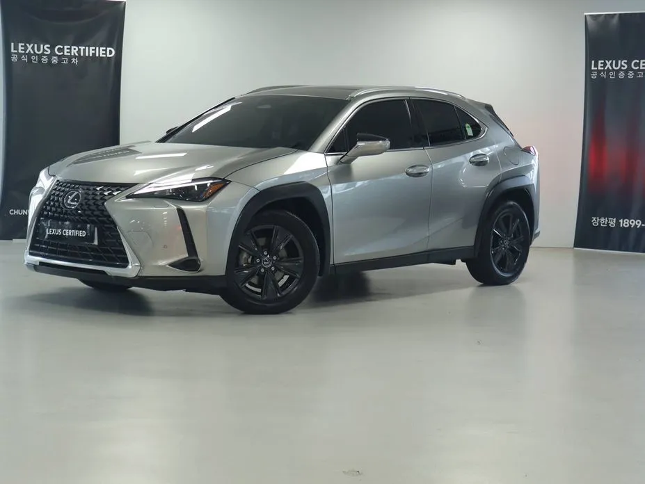 Lexus UX — фото 1