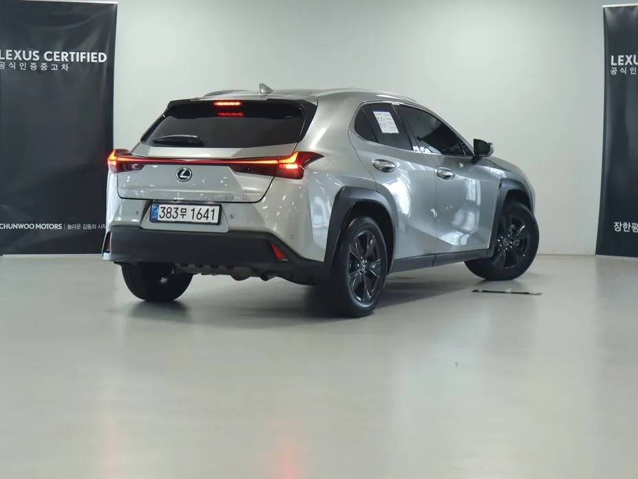 Lexus UX — фото 2