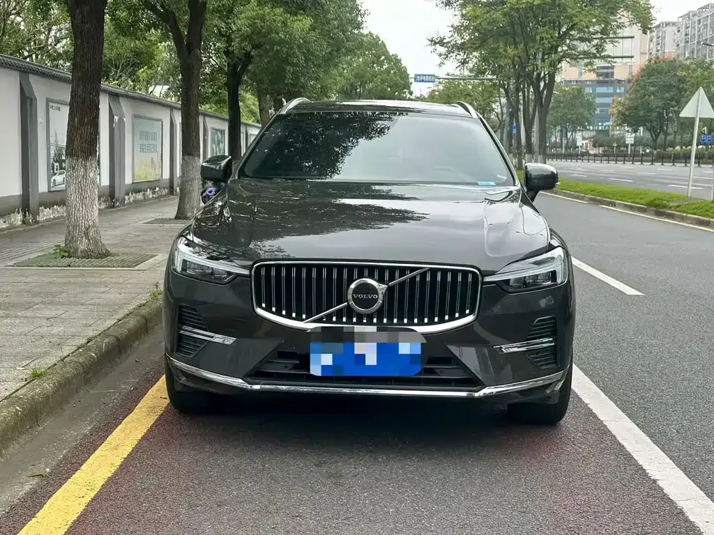 Volvo XC60 — фото 9