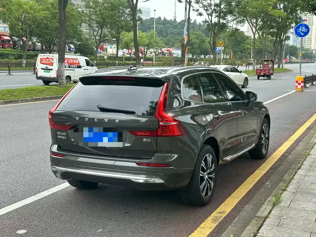 Volvo XC60 — фото 7