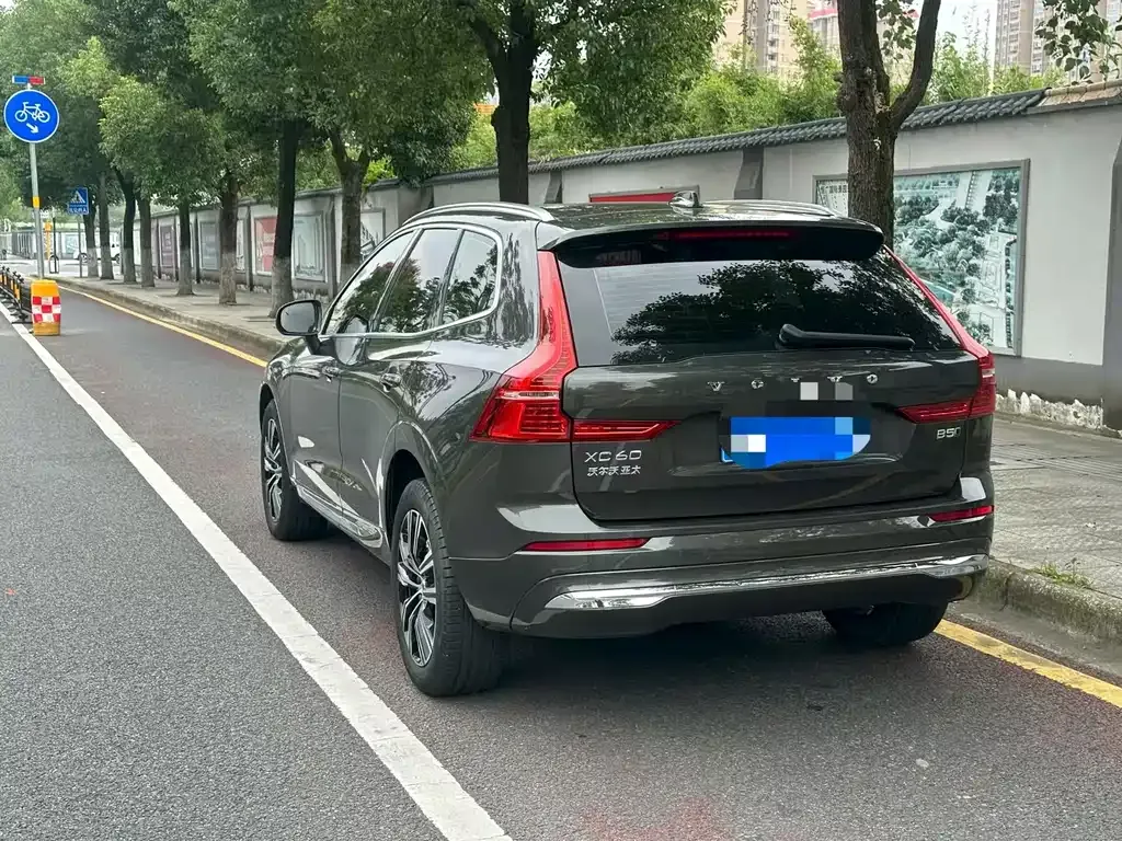 Volvo XC60 — фото 4