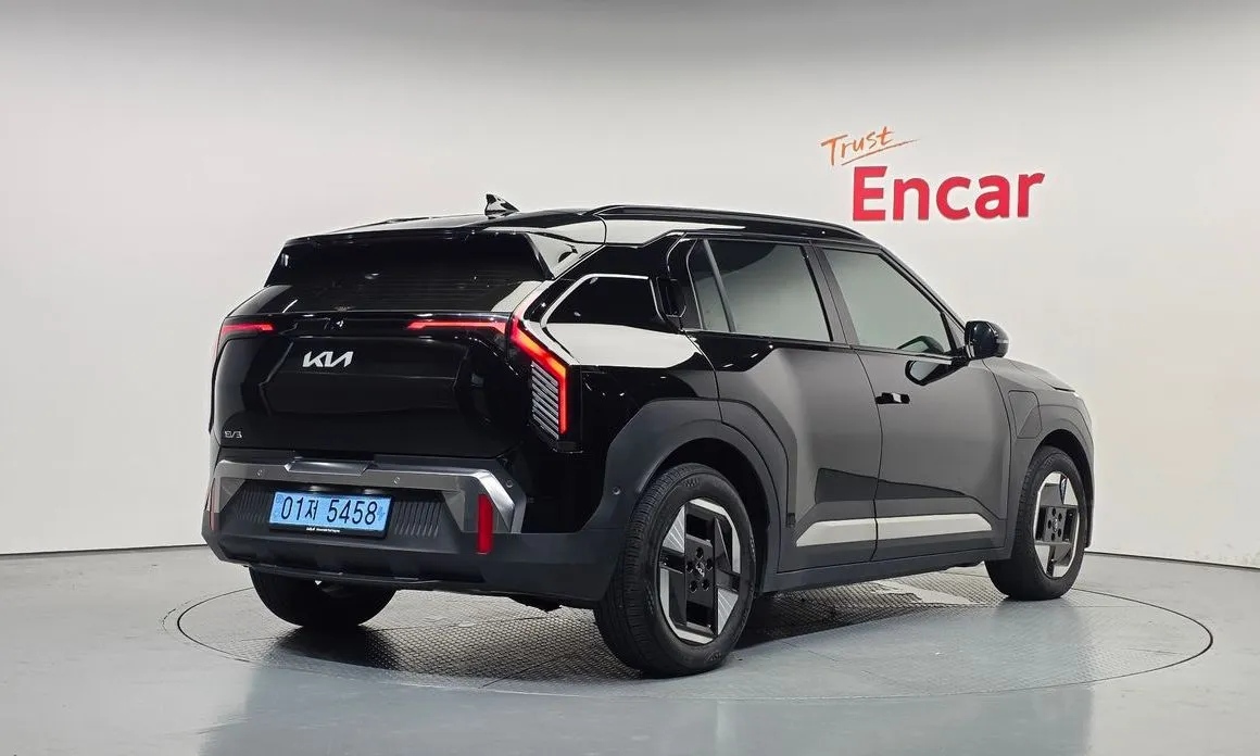 Kia EV3 — фото 8