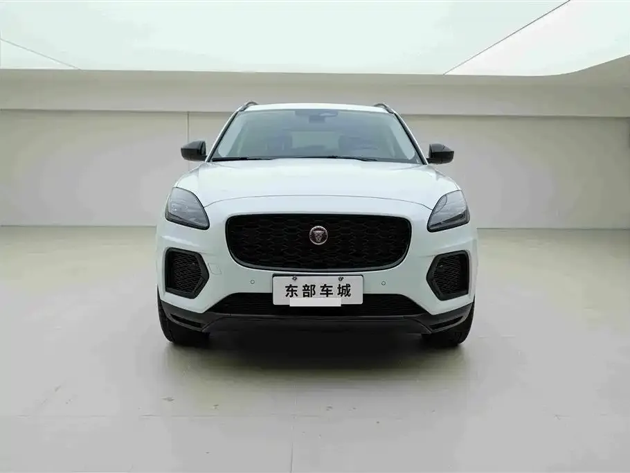 Jaguar E-PACE — фото 4