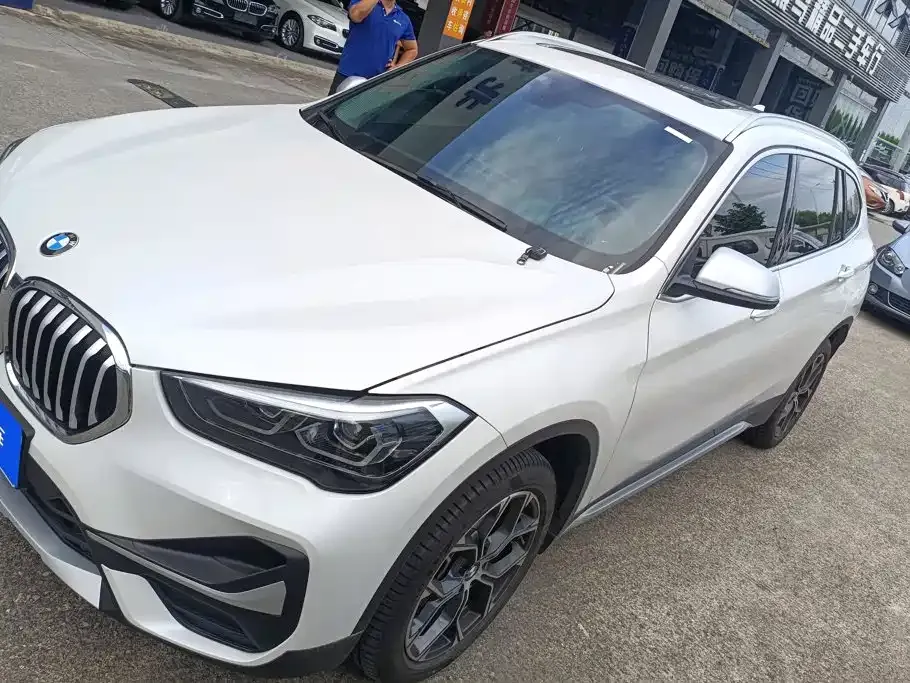 BMW X1 — фото 1