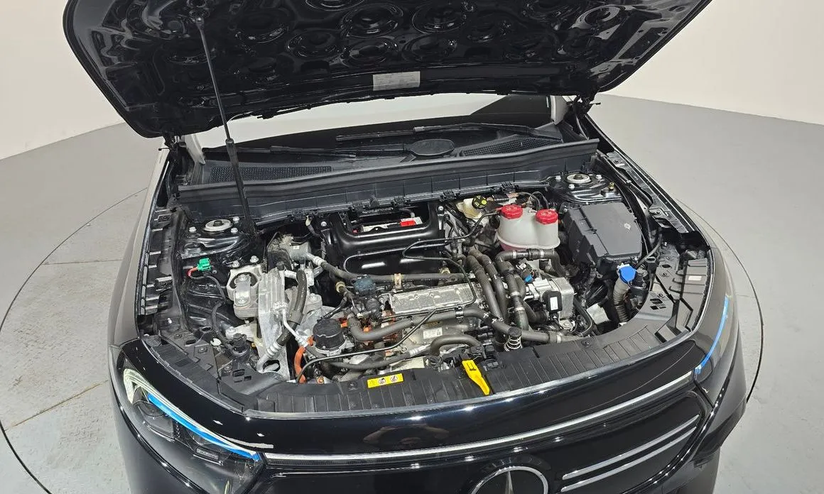 Mercedes-Benz EQB — фото 10