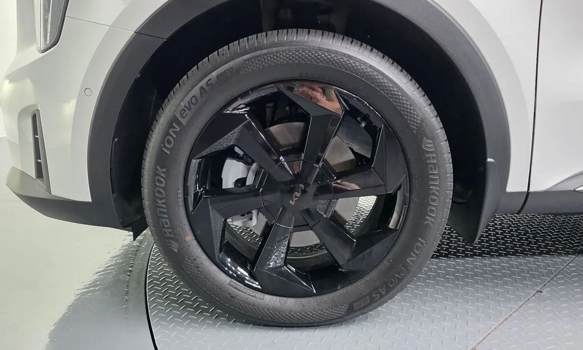Kia Sorento — фото 6