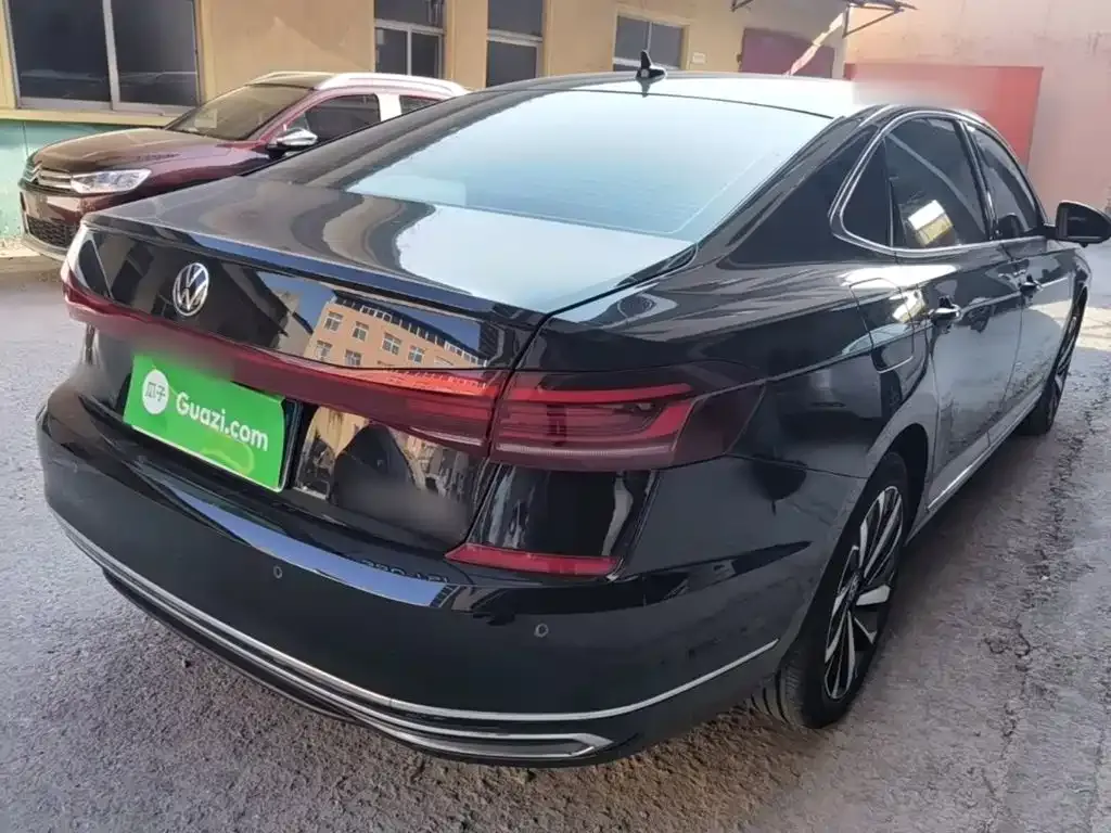 Volkswagen Passat — фото 10