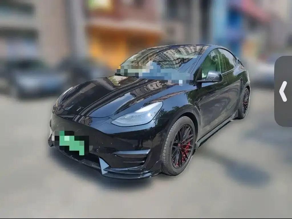 Tesla Model Y — фото 1