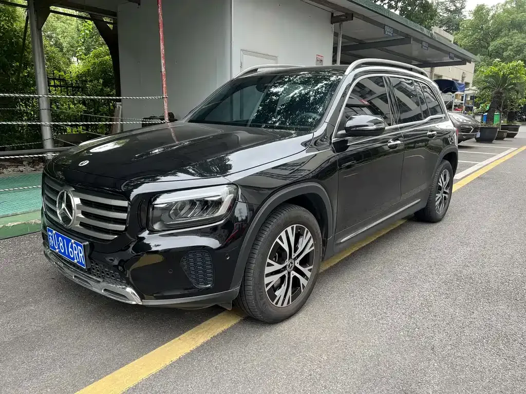Mercedes-Benz GLB — фото 1