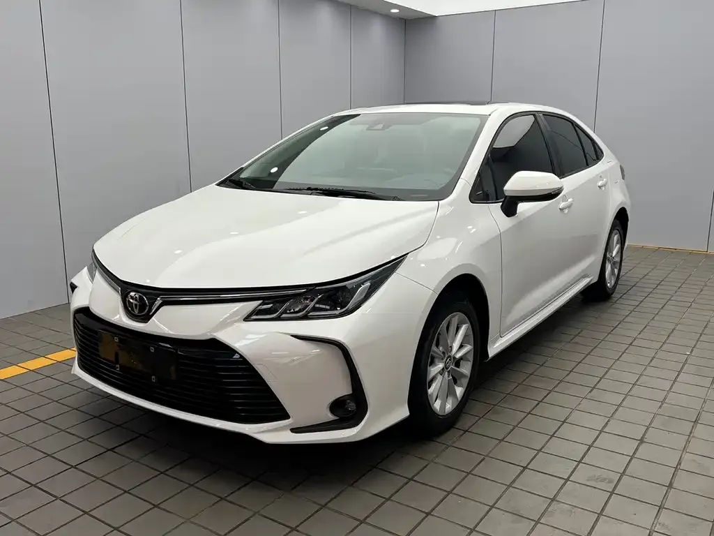 Toyota Corolla — фото 1