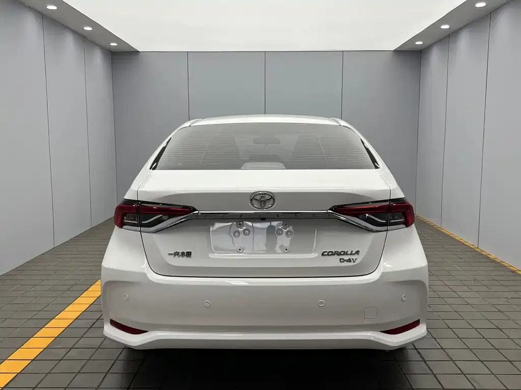 Toyota Corolla — фото 2