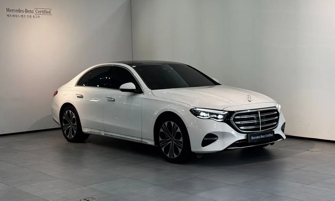 Mercedes-Benz E-Class — фото 1