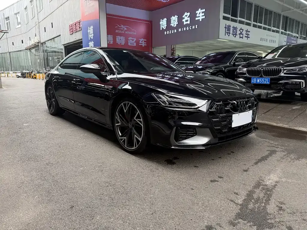Audi A7L — фото 10