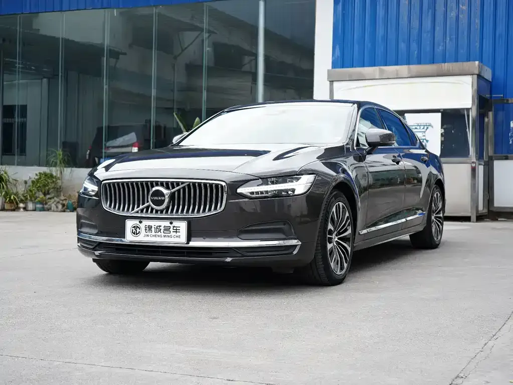 Volvo S90 — фото 1
