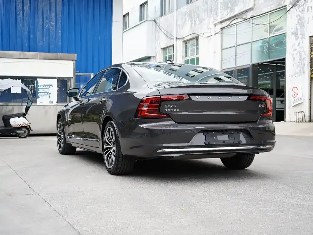 Volvo S90 — фото 4