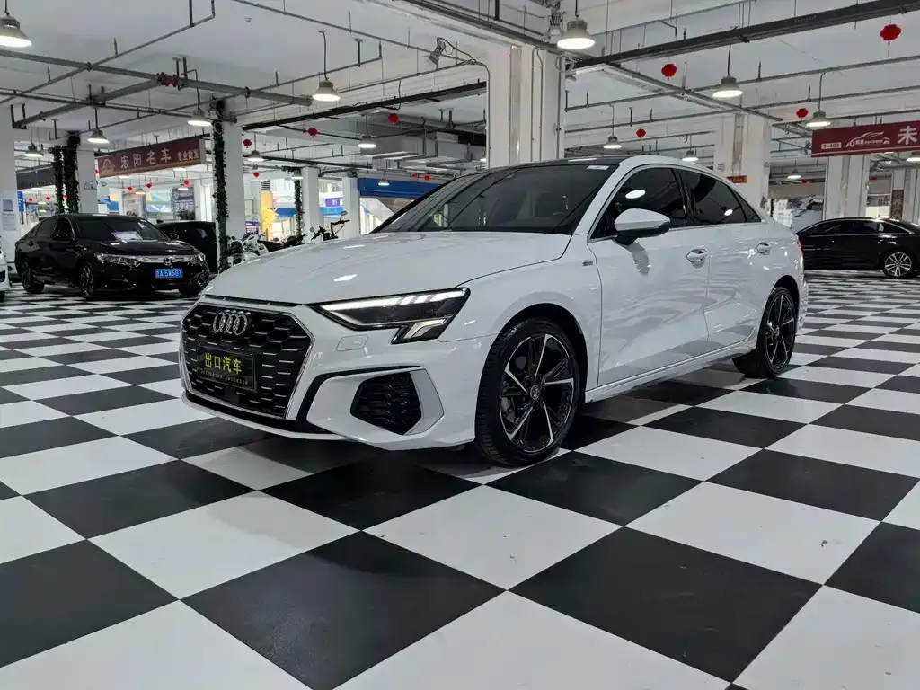 Audi A3 — фото 1