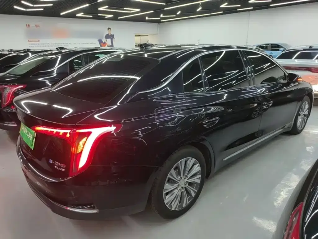 Hongqi E-QM5 — фото 3