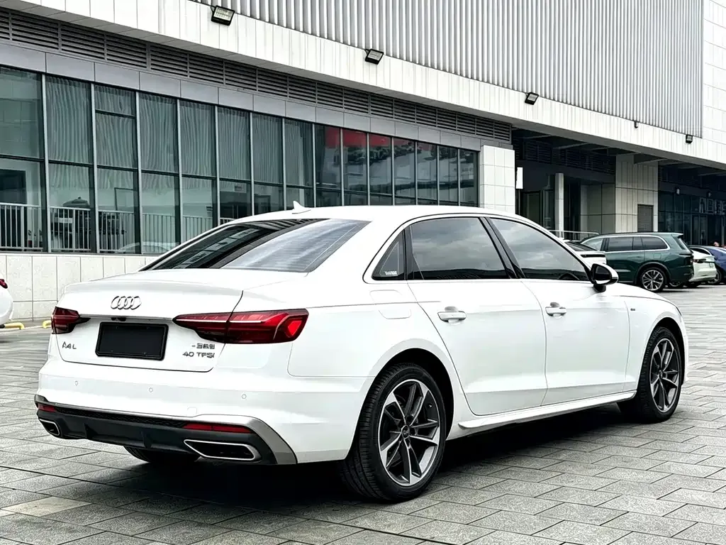 Audi A4L — фото 10