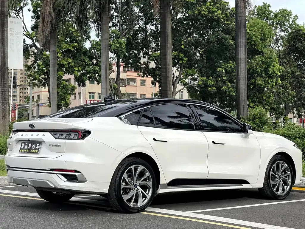 Ford Mondeo — фото 6