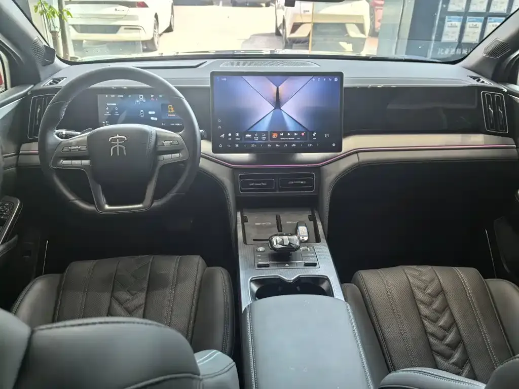 BYD L DM-i — фото 6