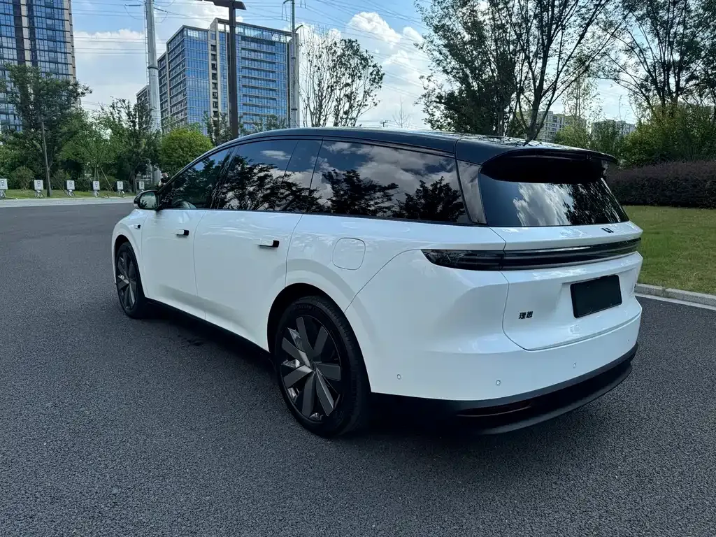 Li Auto Li i8 — фото 7