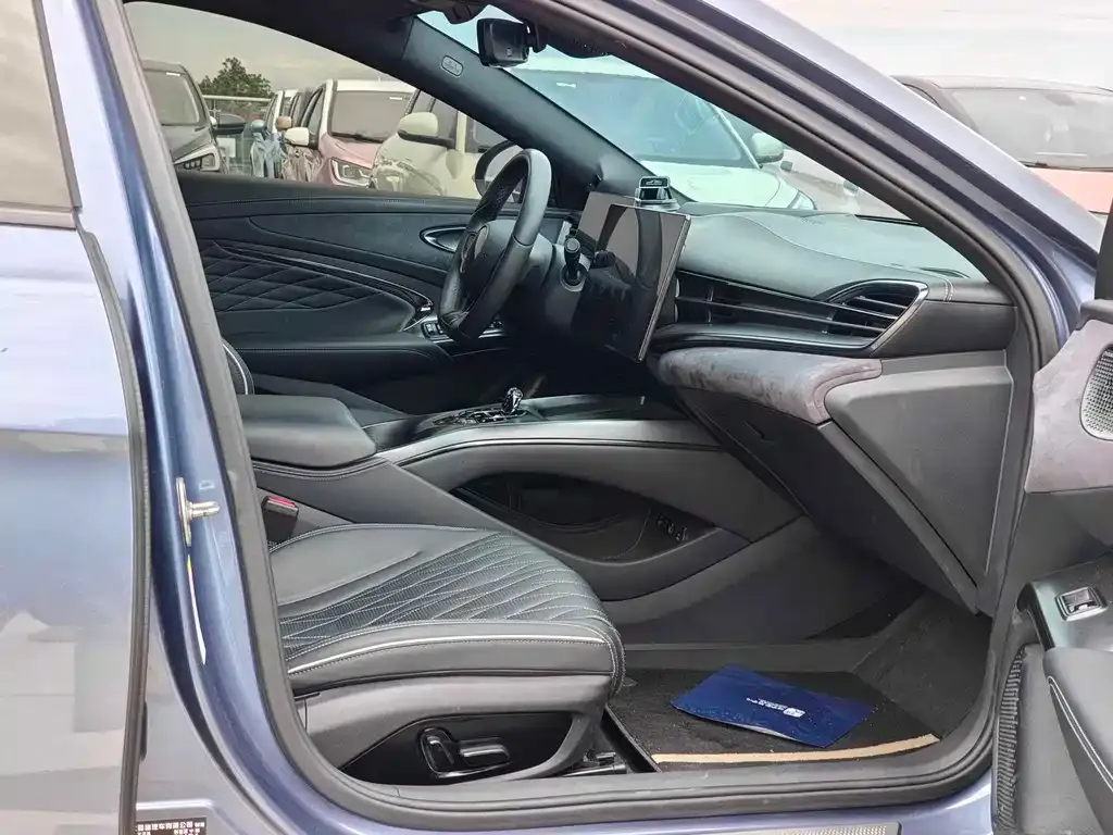 BYD Seal — фото 10