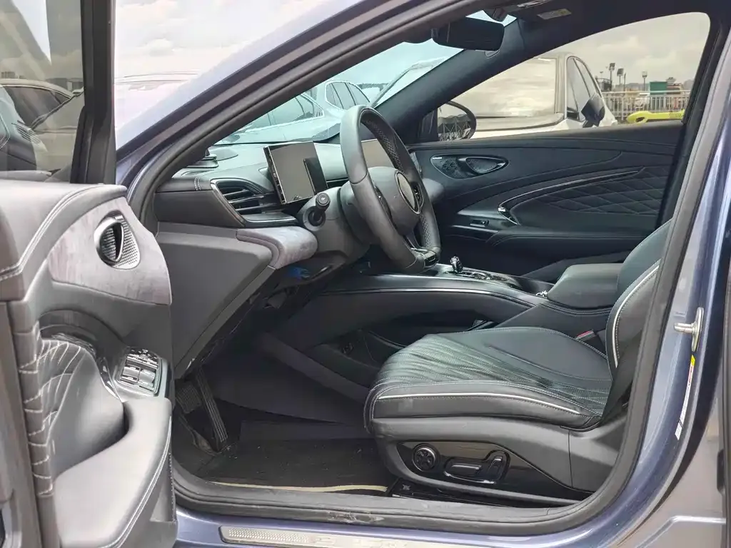 BYD Seal — фото 8