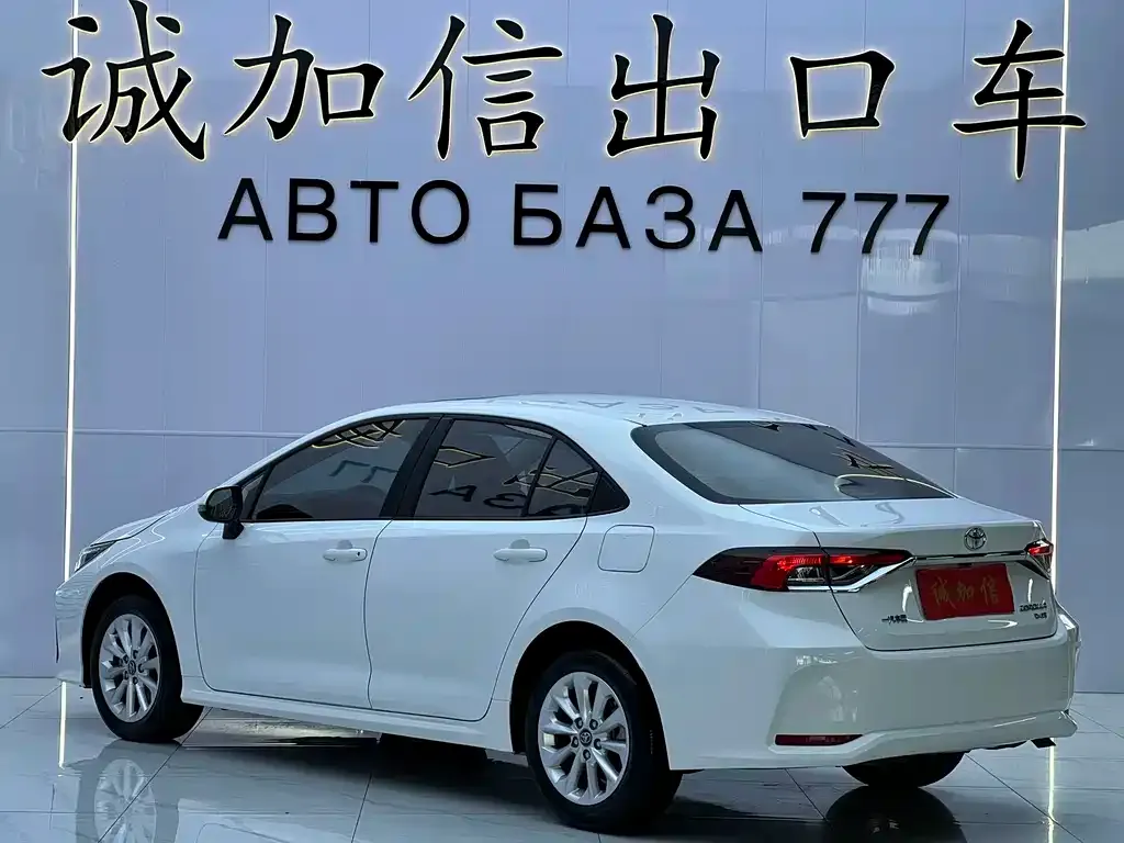 Toyota Corolla — фото 5