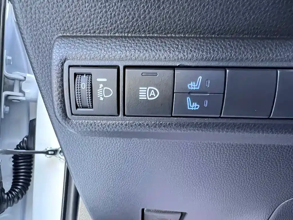 Toyota Corolla — фото 2