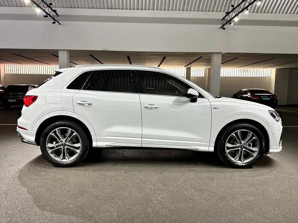 Audi Q3 — фото 4