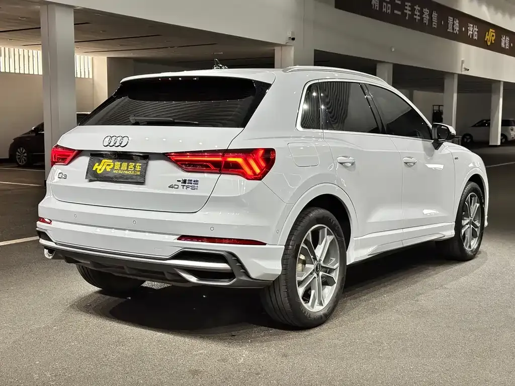 Audi Q3 — фото 10