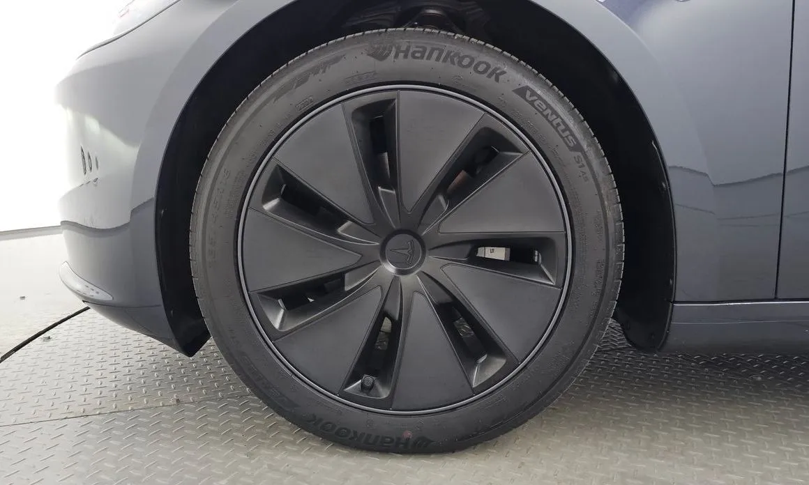 Tesla Model 3 — фото 2