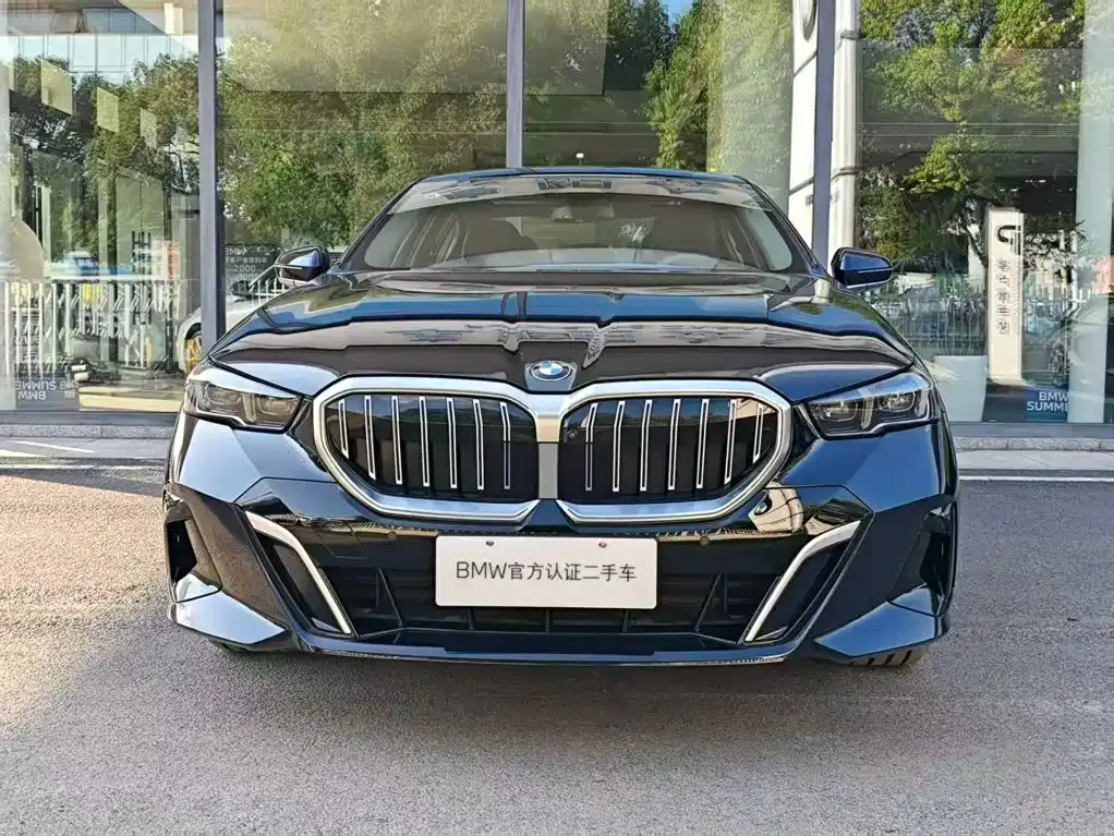 BMW 5 Series — фото 5