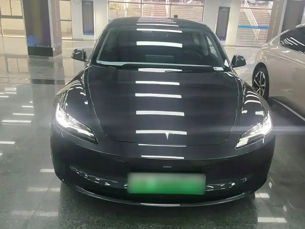Tesla Model 3 — фото 7