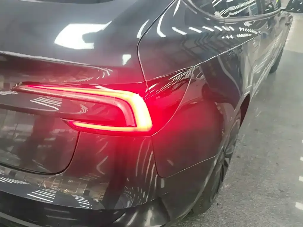 Tesla Model 3 — фото 10