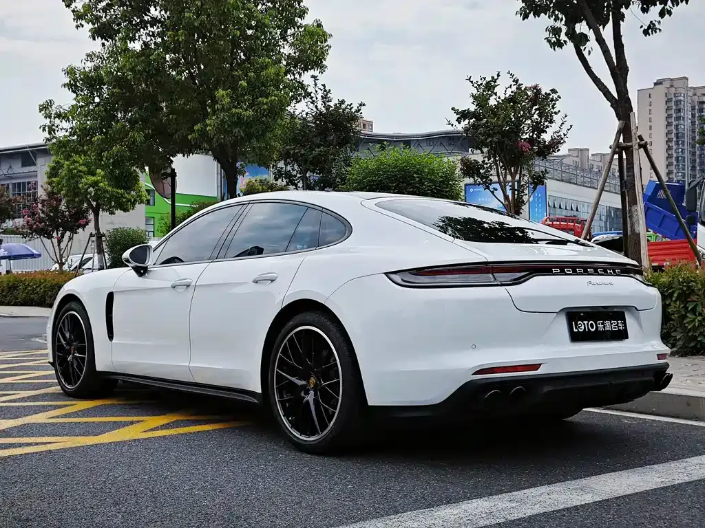 Porsche Panamera — фото 10