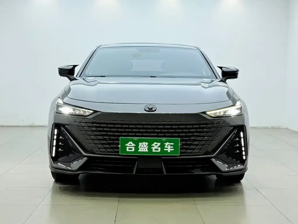 Changan UNI-V iDD — фото 10